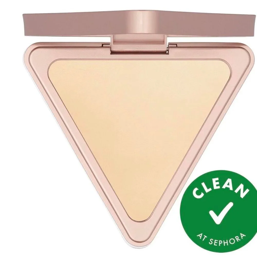 LYS Beauty Setting Powder in Translucent